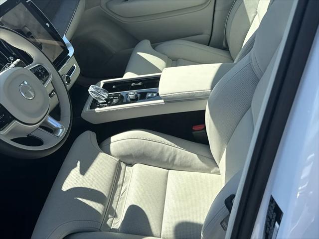 2026 Volvo XC90 Ultra, B6 AWD Gas mild hybrid, Gasoline, Bright, 7 Seats