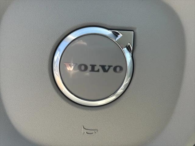 2026 Volvo XC90 Ultra, B6 AWD Gas mild hybrid, Gasoline, Bright, 7 Seats