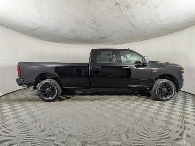2026 Ram 3500 Big Horn Crew Cab 4x4 8' Box