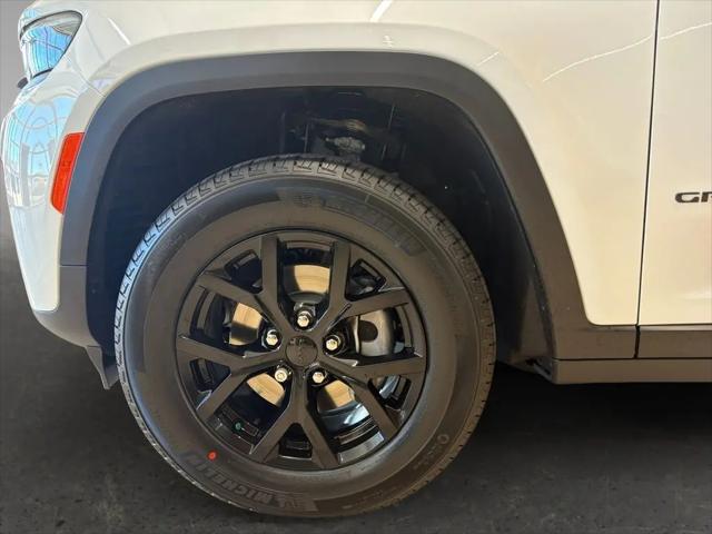2026 Jeep Grand Cherokee Altitude 4x2