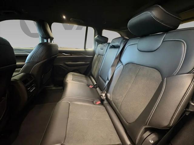 2026 Jeep Grand Cherokee Altitude 4x2