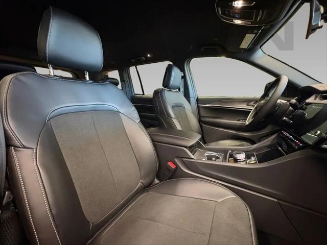 2026 Jeep Grand Cherokee Altitude 4x2