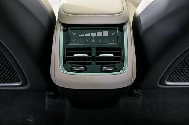 2026 Volvo XC90 Plus, B6 AWD Gas (mild hybrid), Gasoline, Bright, 7 Seats