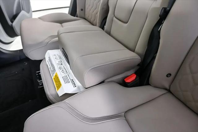 2026 Volvo XC90 Plus, B6 AWD Gas (mild hybrid), Gasoline, Bright, 7 Seats