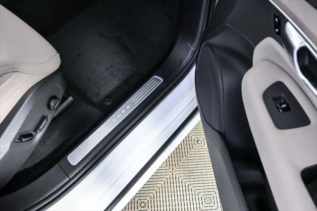 2026 Volvo XC90 Plus, B6 AWD Gas (mild hybrid), Gasoline, Bright, 7 Seats