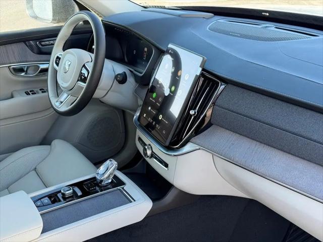 2026 Volvo XC90 Plug-In Hybrid Ultra, T8 AWD, Electric/Gasoline, Bright, 7 Seats