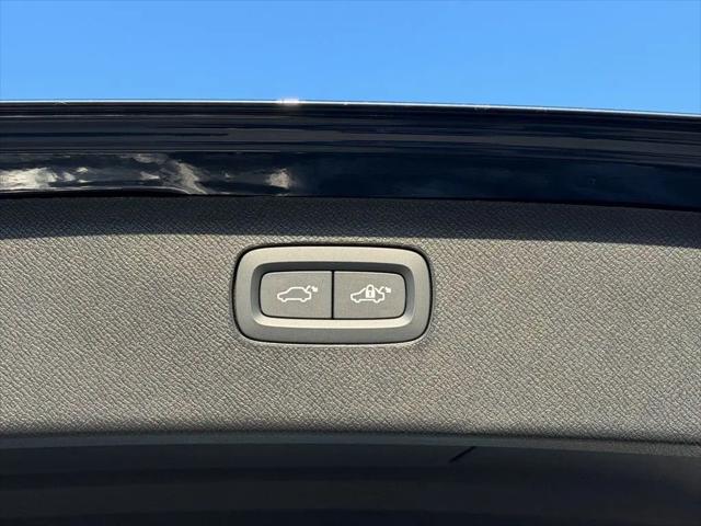 2026 Volvo XC90 Plug-In Hybrid Ultra, T8 AWD, Electric/Gasoline, Bright, 7 Seats