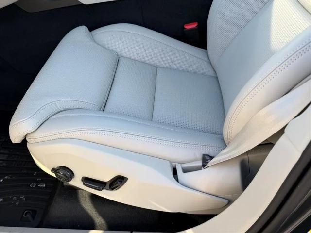 2026 Volvo XC90 Plug-In Hybrid Ultra, T8 AWD, Electric/Gasoline, Bright, 7 Seats