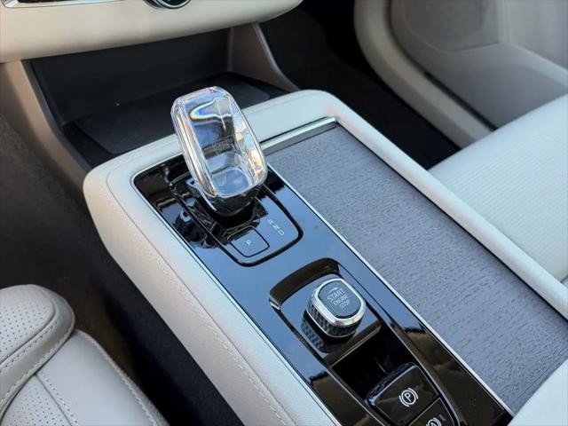 2026 Volvo XC90 Plug-In Hybrid Ultra, T8 AWD, Electric/Gasoline, Bright, 7 Seats