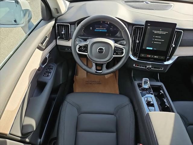 2026 Volvo XC90 Plug-In Hybrid Plus, T8 AWD, Electric/Gasoline, Bright, 7 Seats