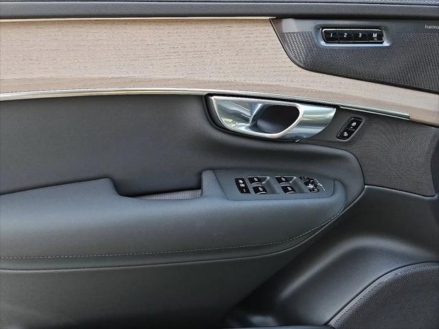 2026 Volvo XC90 Plug-In Hybrid Plus, T8 AWD, Electric/Gasoline, Bright, 7 Seats