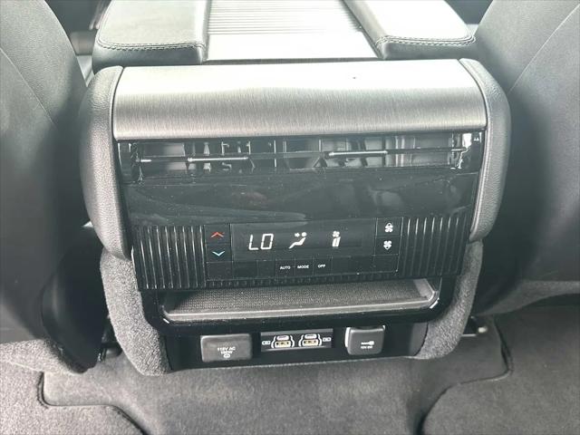 2026 Jeep Grand Wagoneer 4x2