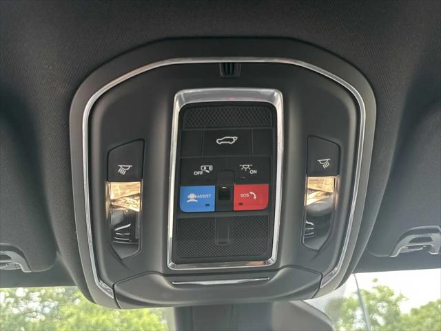 2026 Jeep Grand Wagoneer 4x2