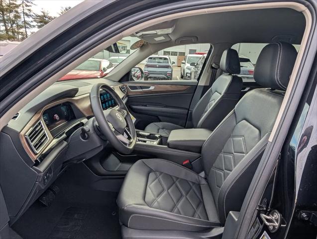2026 Volkswagen Atlas SE with Technology