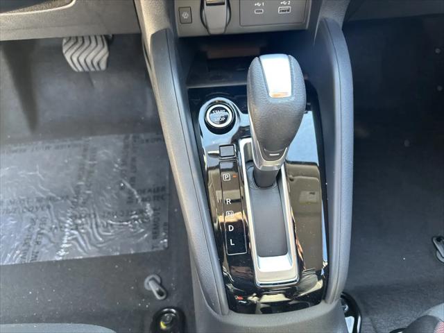 2025 Nissan Versa 1.6 SR