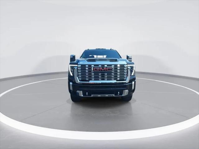 2024 GMC Sierra 2500HD 4WD Crew Cab Standard Bed Denali