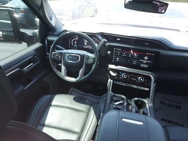 2024 GMC Sierra 2500HD 4WD Crew Cab Standard Bed Denali
