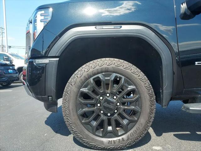 2024 GMC Sierra 2500HD 4WD Crew Cab Standard Bed Denali