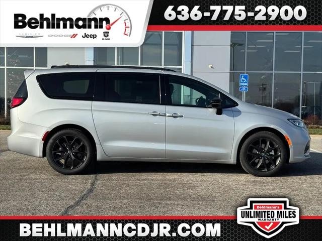 2026 Chrysler Pacifica Select for sale in Troy, MO