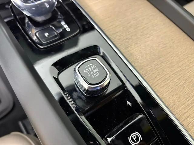 2026 Volvo XC60 B5 Core
