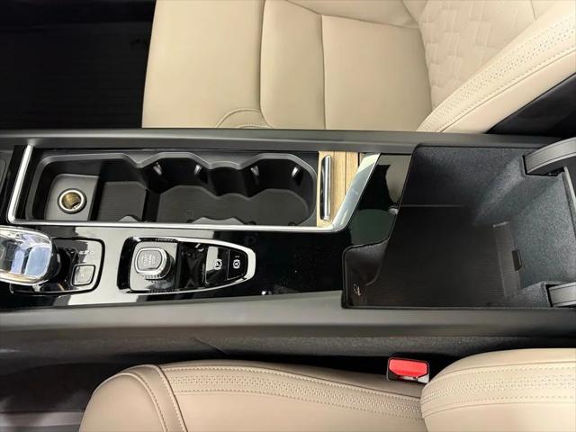 2026 Volvo XC60 B5 Core