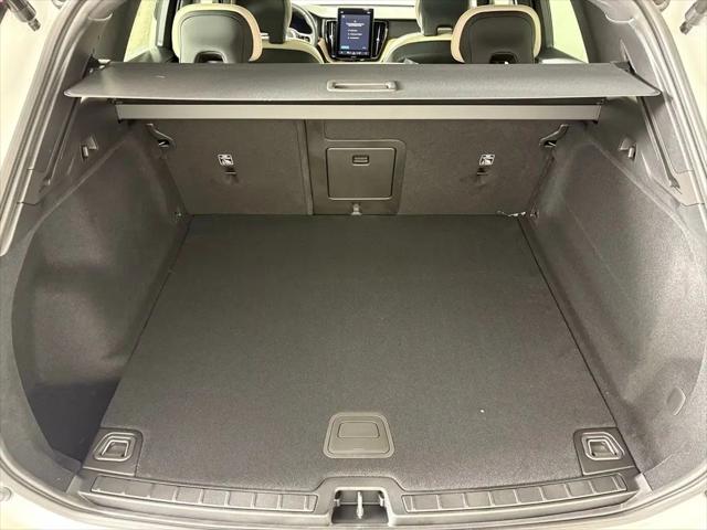 2026 Volvo XC60 B5 Core