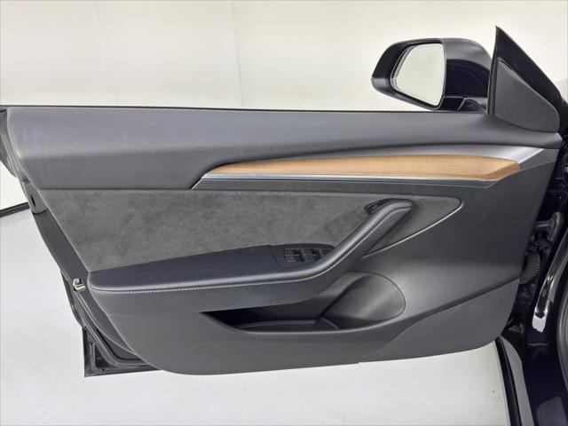 2022 Tesla Model 3 Rear-Wheel Drive