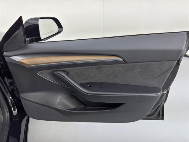 2022 Tesla Model 3 Rear-Wheel Drive