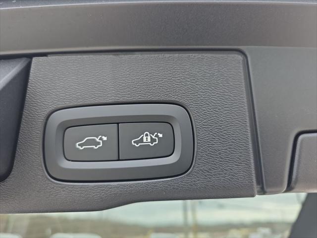 2026 Volvo XC60 B5 Core