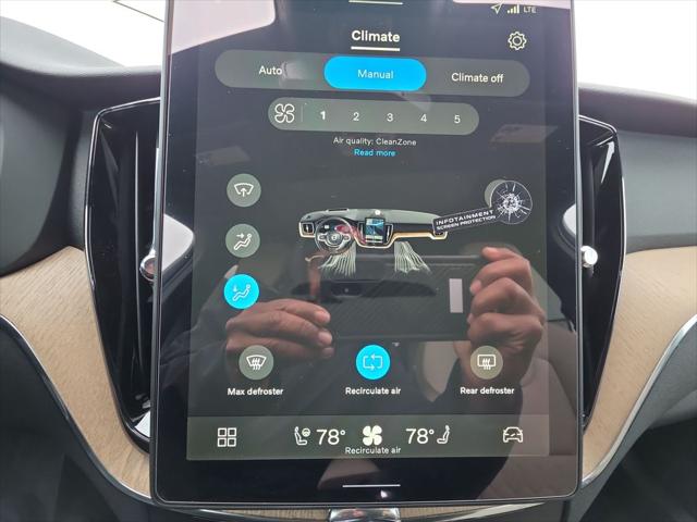 2026 Volvo XC60 B5 Core