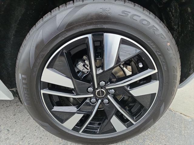 2026 Volvo XC60 B5 Core
