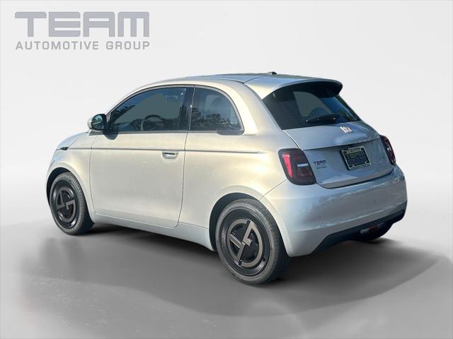 2025 Fiat 500e Giorgio Armani FWD