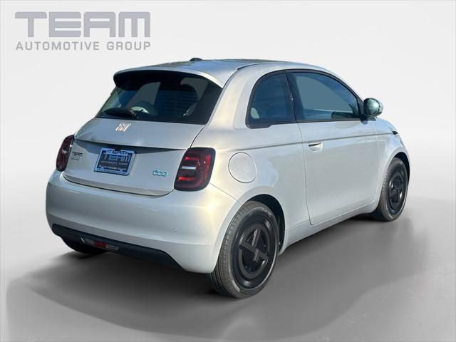 2025 Fiat 500e Giorgio Armani FWD