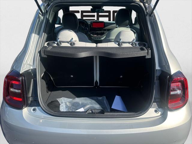 2025 Fiat 500e Giorgio Armani FWD