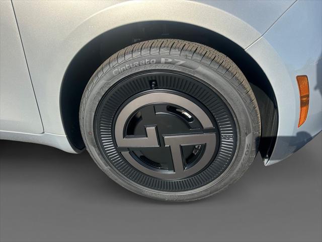 2025 Fiat 500e Giorgio Armani FWD