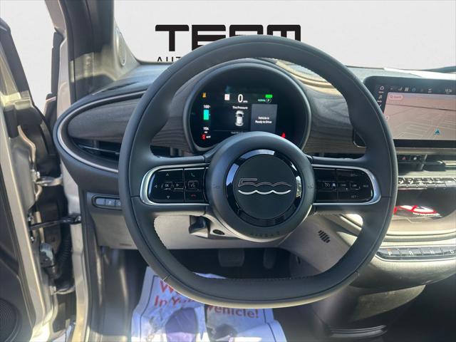 2025 Fiat 500e Giorgio Armani FWD