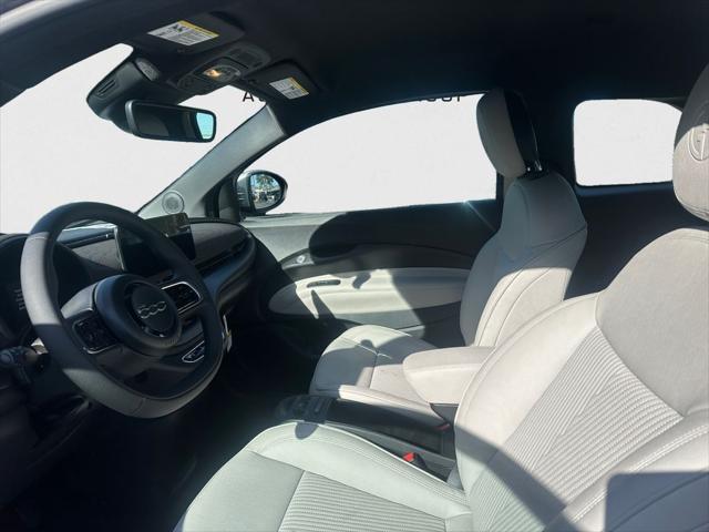 2025 Fiat 500e Giorgio Armani FWD