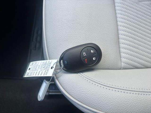 2025 Fiat 500e Giorgio Armani FWD