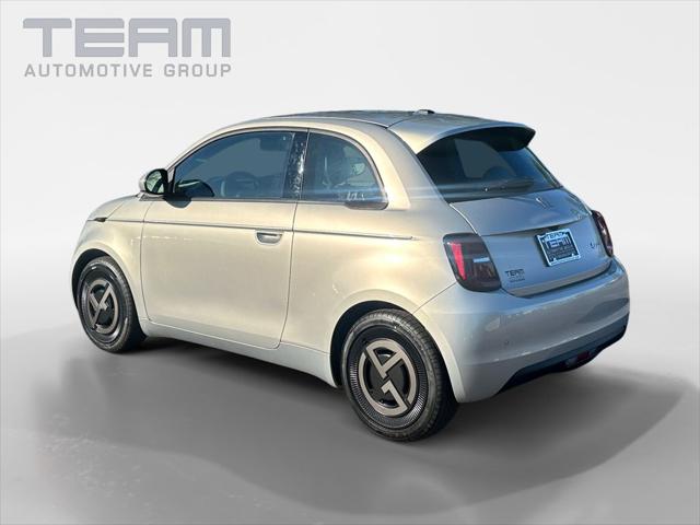 2025 Fiat 500e Giorgio Armani FWD