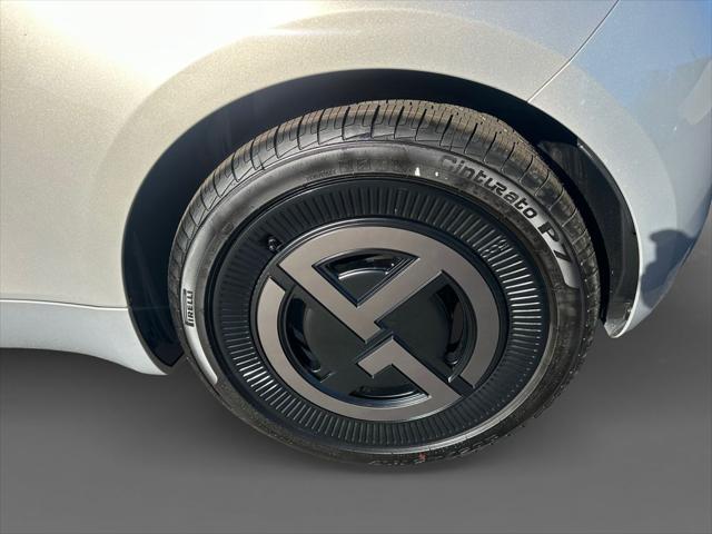 2025 Fiat 500e Giorgio Armani FWD