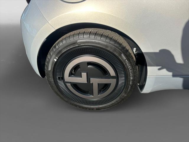 2025 Fiat 500e Giorgio Armani FWD