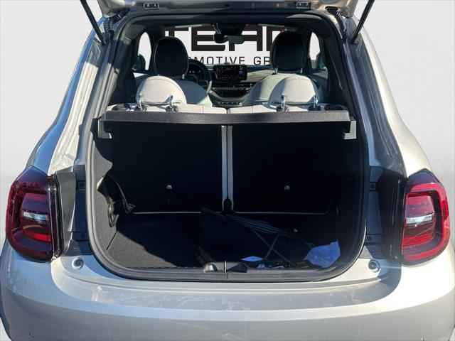 2025 Fiat 500e Giorgio Armani FWD