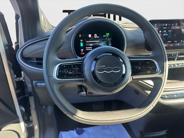 2025 Fiat 500e Giorgio Armani FWD