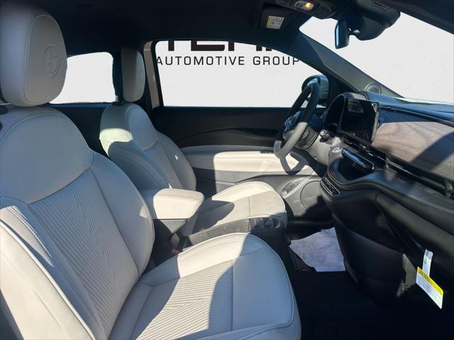 2025 Fiat 500e Giorgio Armani FWD