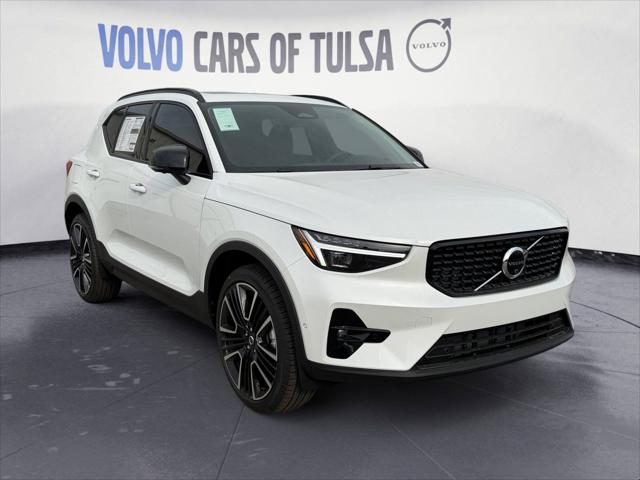 2026 Volvo XC40 Ultra, B5 AWD Gas (mild hybrid), Dark