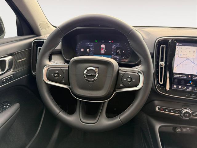 2026 Volvo XC40 Ultra, B5 AWD Gas (mild hybrid), Dark