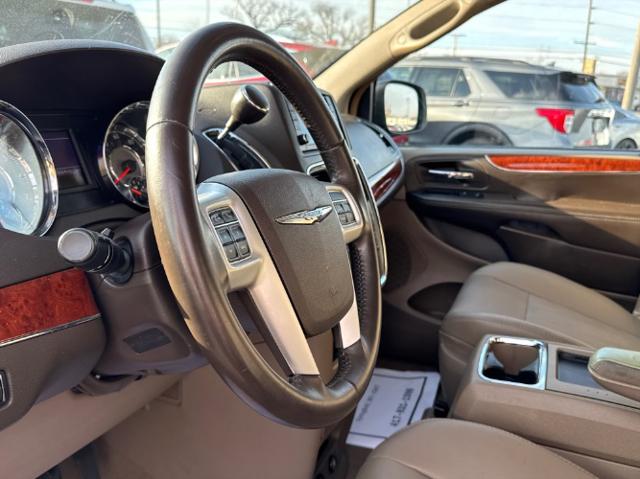 2014 Chrysler Town & Country Touring