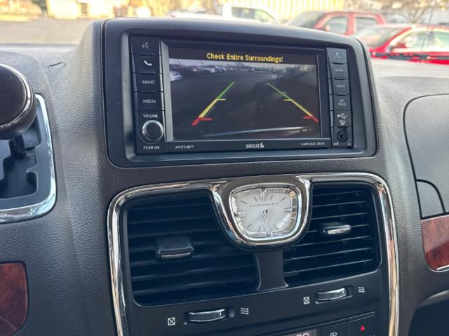 2014 Chrysler Town & Country Touring