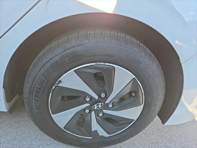 2017 Hyundai IONIQ Hybrid SEL
