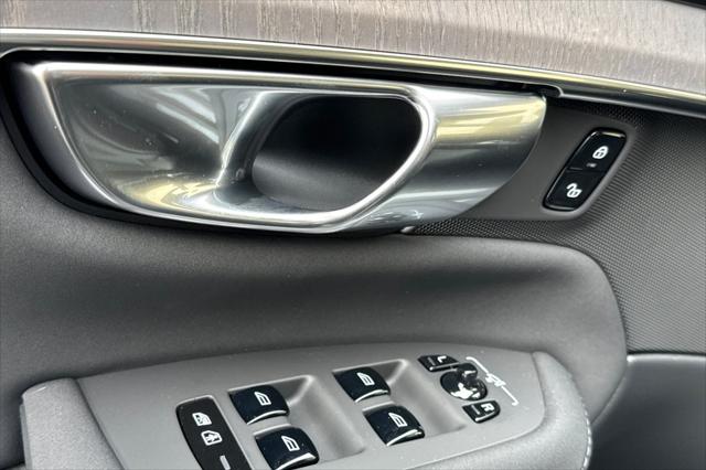 2026 Volvo XC90 Plug-In Hybrid Ultra Dark Theme, T8 AWD, Electric/Gasoline, 7 Seats